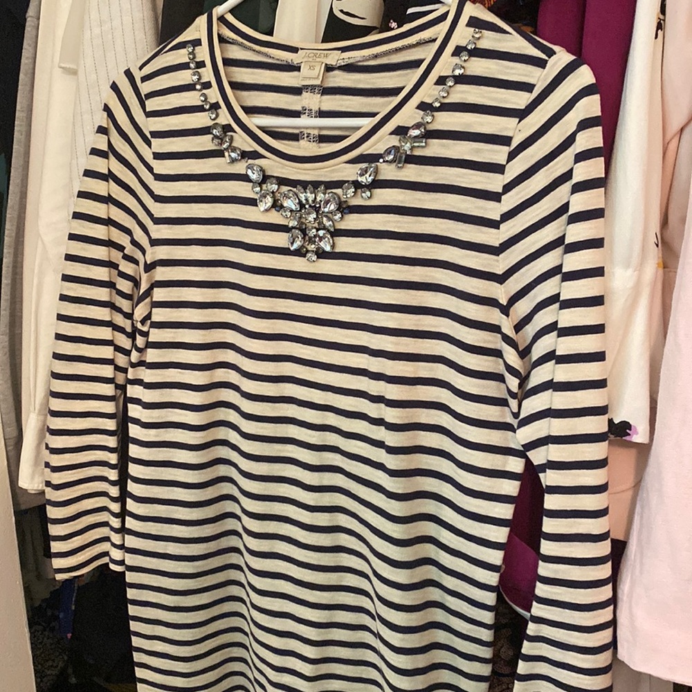 J crew xs super cute and versatile. Very comfortable.